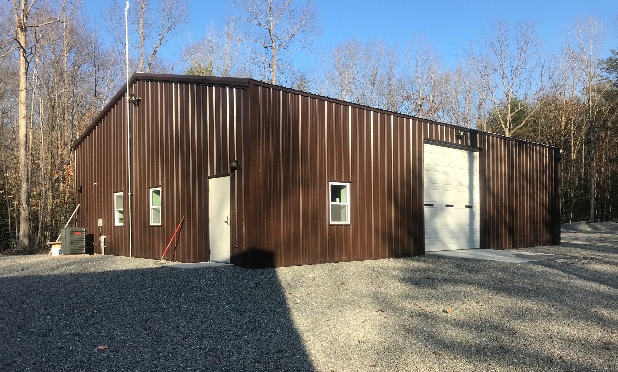 40x60 Virginia metal building being used for a workshop and garage